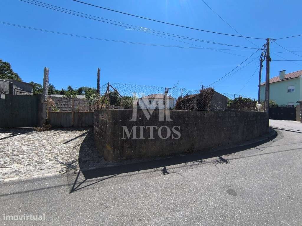 Terreno em zona de construção para venda em Arão - Valença-7