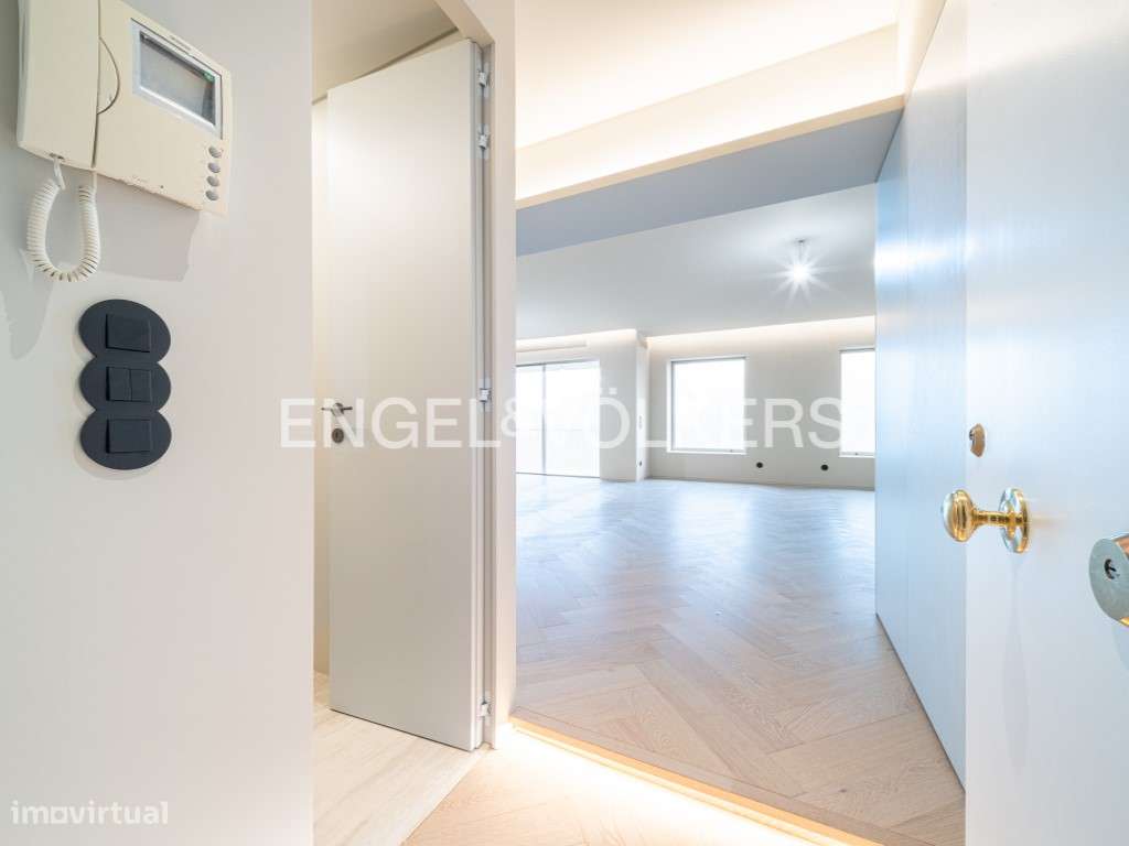 Apartamento T3 Luxo com vista Rio nas Amoreiras-9