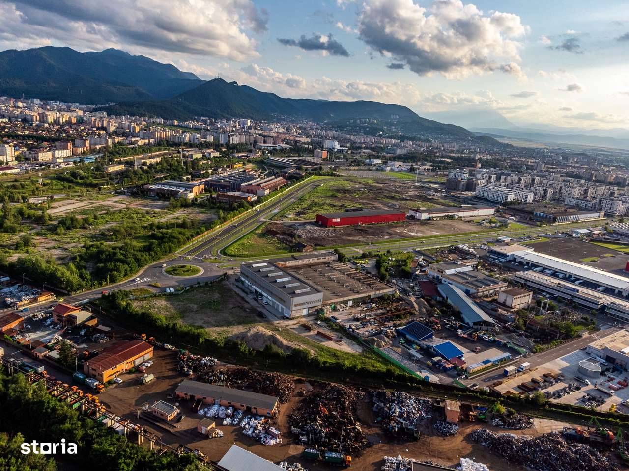 TEREN IN SENS GIRATORIU - Imagine principală: 4/12