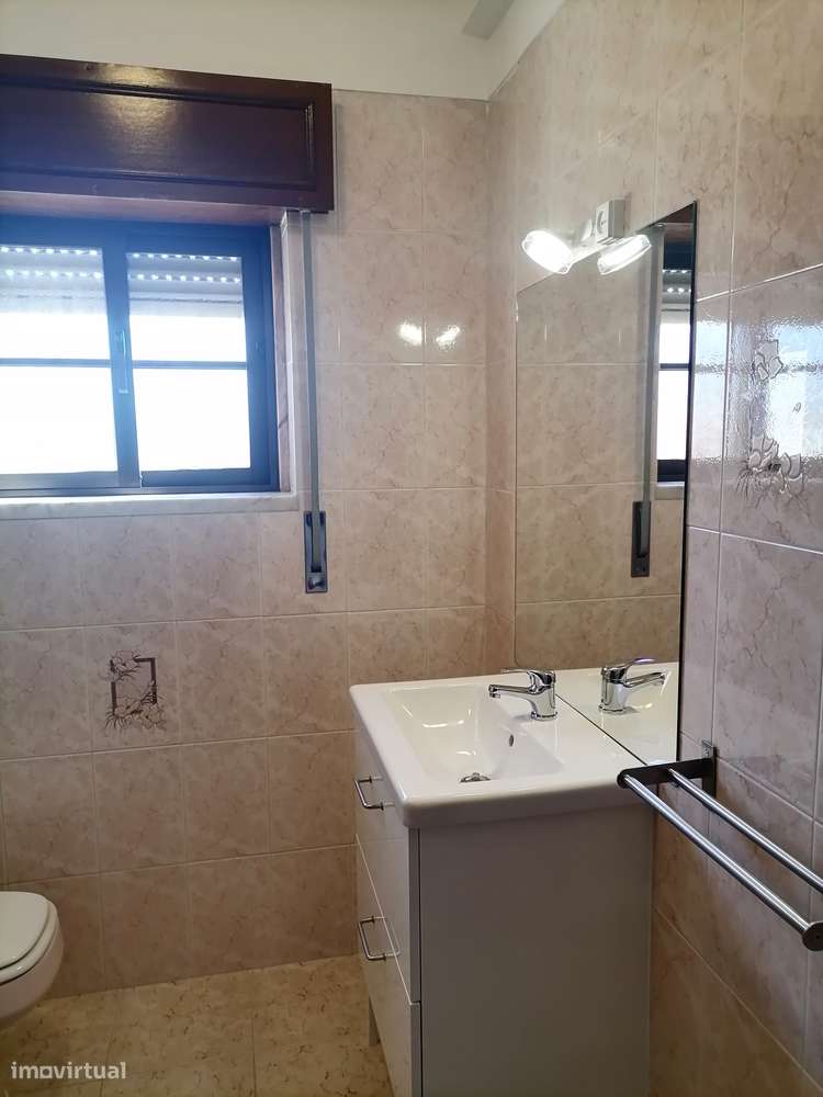 T3 Centro de Queijas, Oeiras. Com Parqueamento e Arrecadação.-47