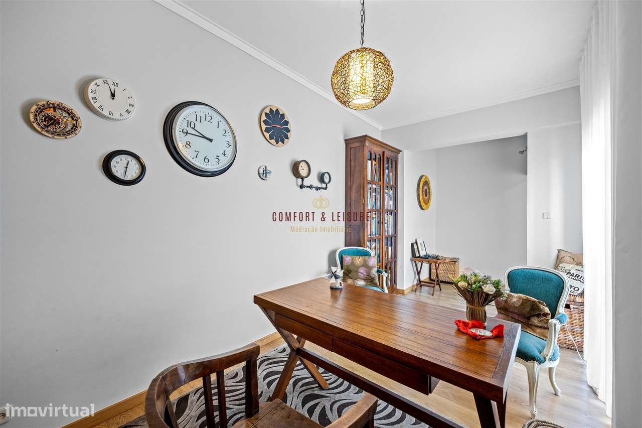 Apartamento com 4 quartos, 2 wc, parqueamento e arrecadação na Ramada,-32