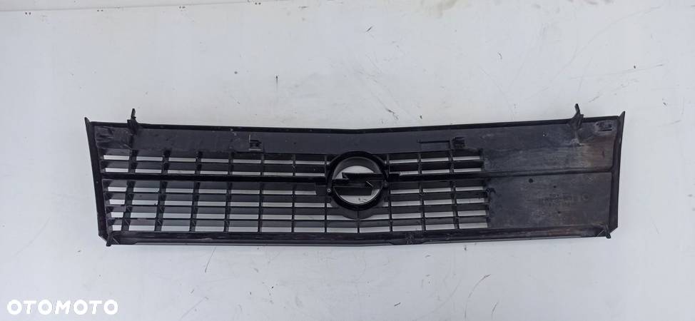 OPEL KADETT D 1979-1984 GRILL ATRAPA 90041925 - 2