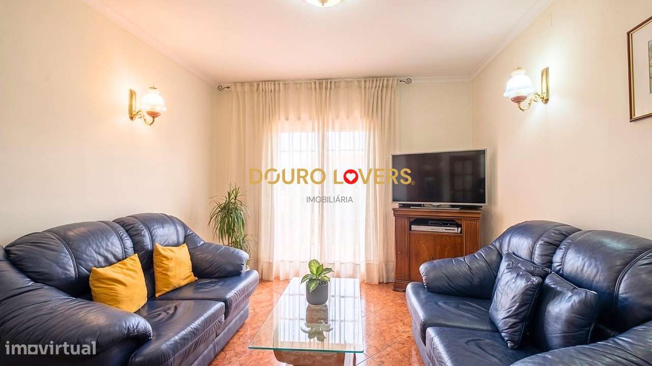 Apartamento T2 em Rio Tinto – Excelente Estado, com Garagem-4