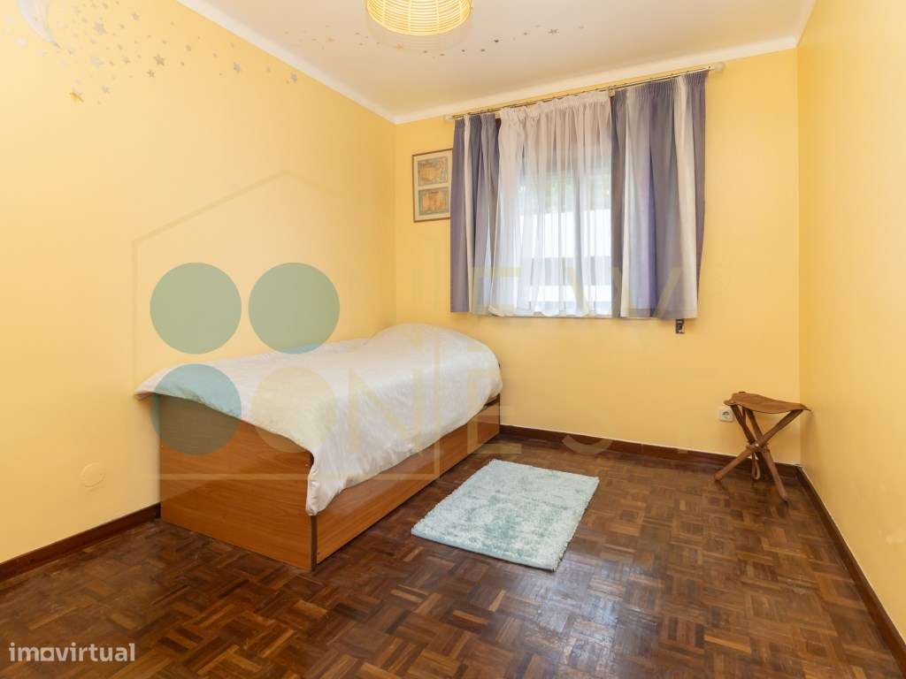 Apartamento T2 em Vila Maria - Semi-Renovado e Mobilado-33