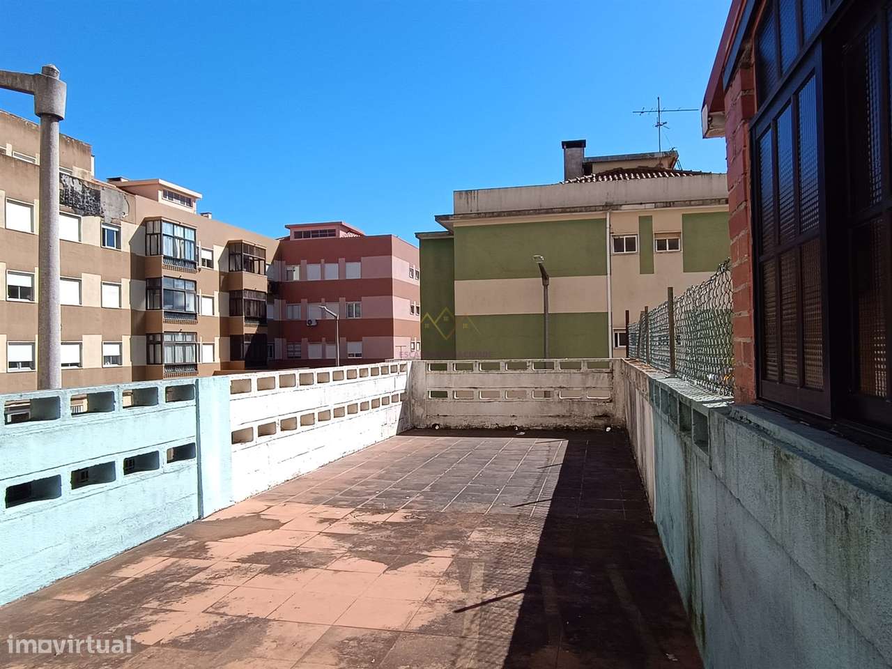 T3 com 2 Terraços em Massamá (junto ao Shopping) - Grande imagem: 3/16