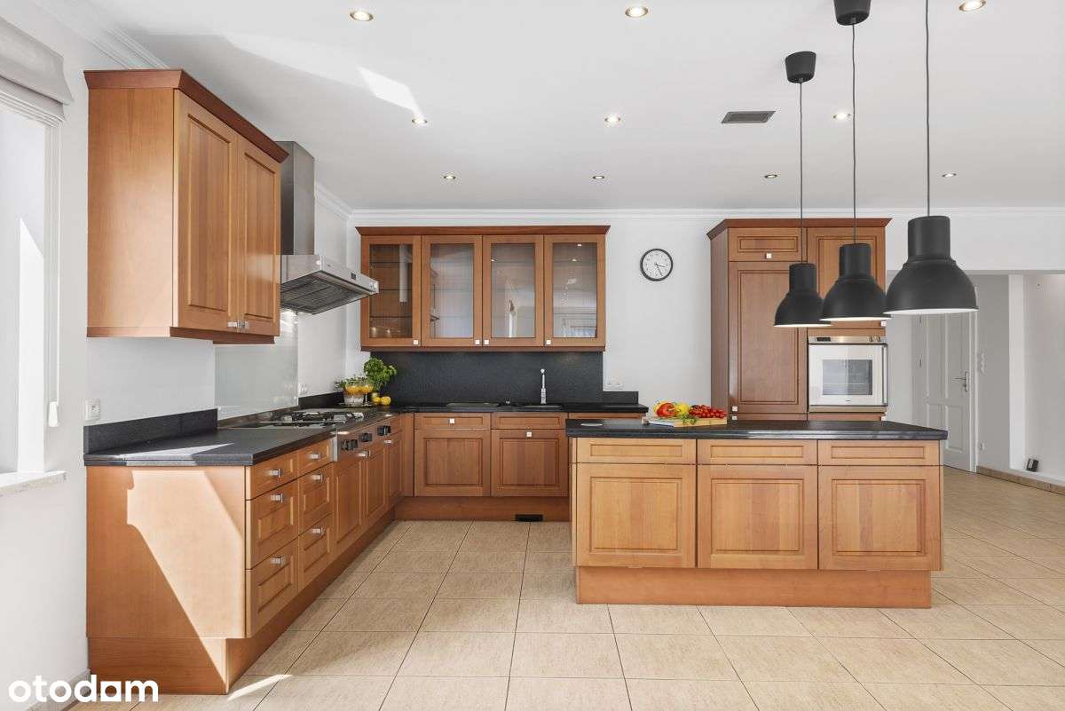 Zachwycająca willa z pięknym ogrodem na Klecinie-6