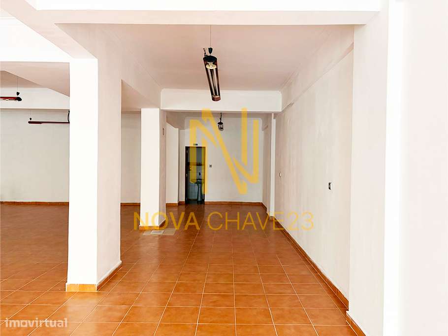 Loja em Agualva – 128 m² | Open Space | 2 Entradas - Grande imagem: 4/16