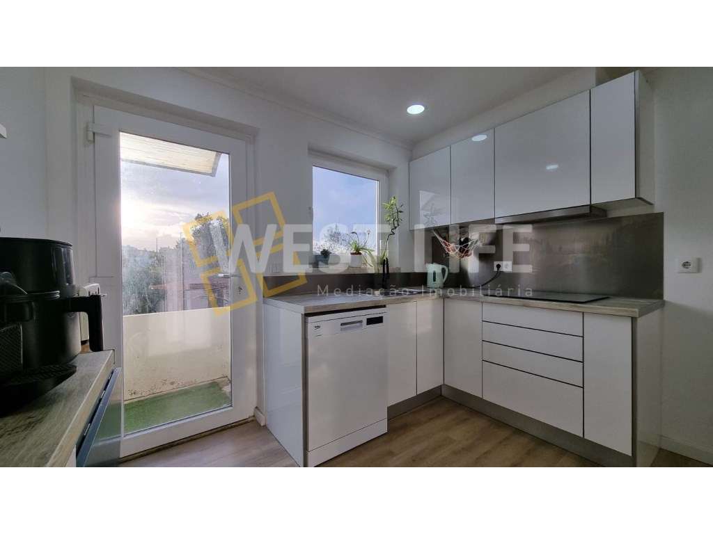 Moradia T3+1 remodelada com adega de 56m2 em Mafra - Grande imagem: 5/23