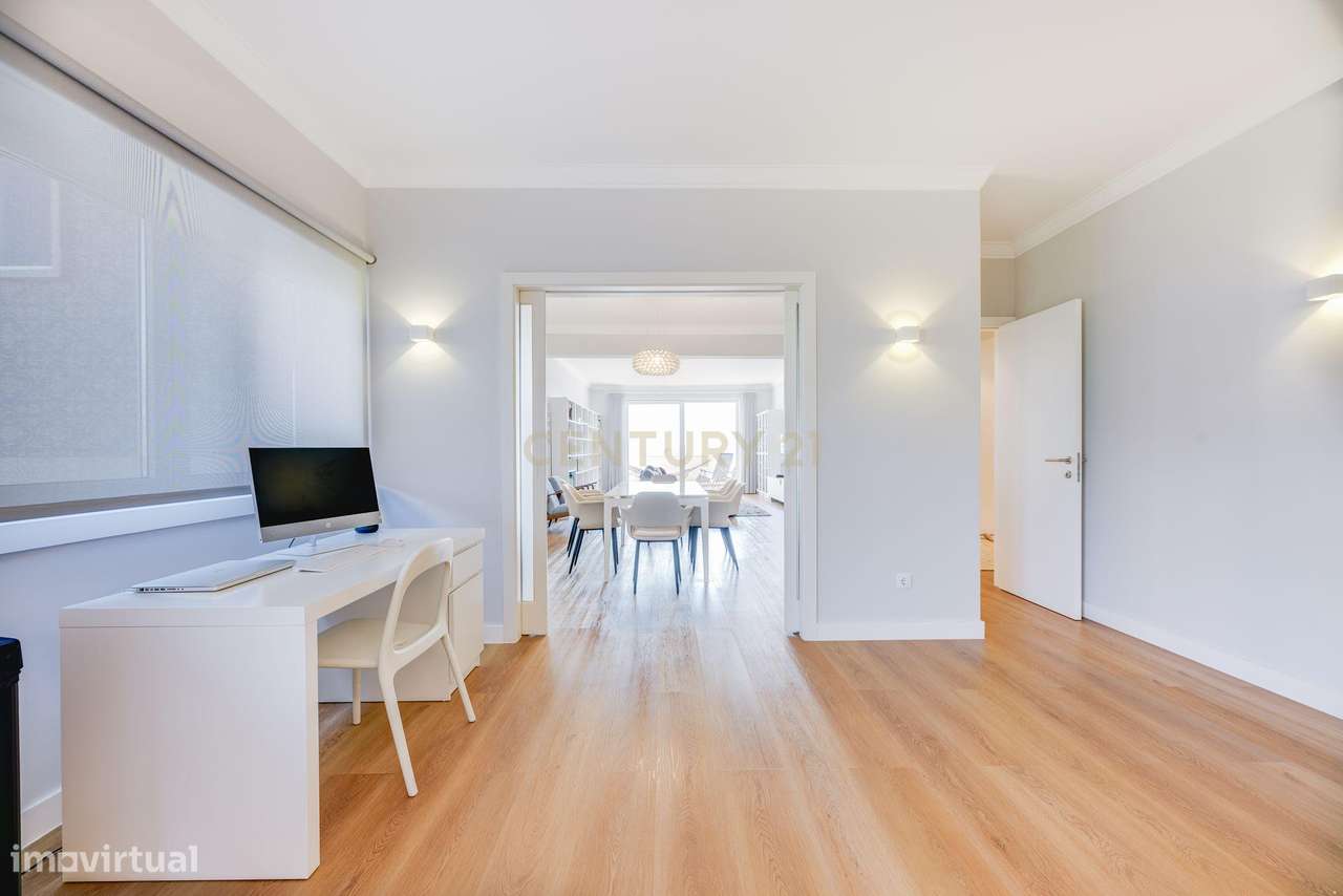 Fantástico T4 Alvalade com varandas, estacionamento e arrecadação-24