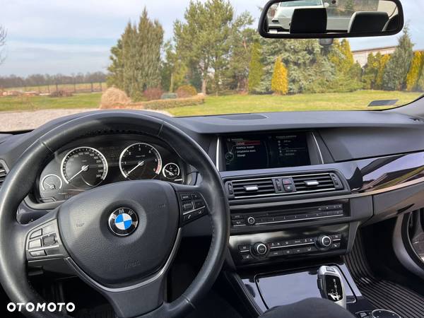 BMW Seria 5 525d xDrive - 7