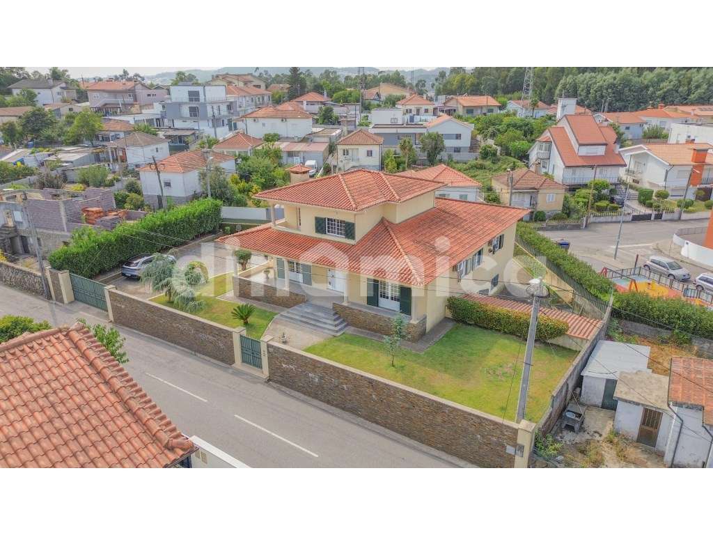 Vivenda Individual - A 700m do Parque da Devesa - Aceita permuta po... - Grande imagem: 4/37