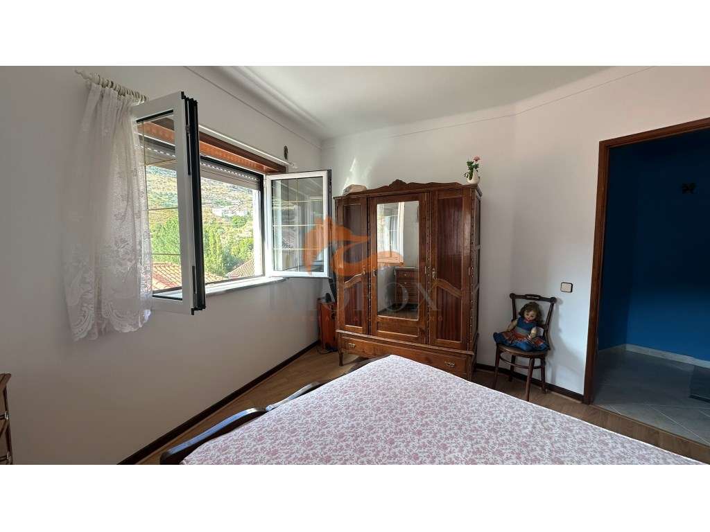 Moradia com 3 quartos e garagem pronta a habitar localizada no cent...-11