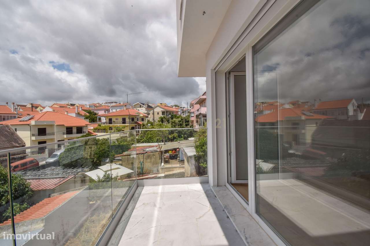 Moradia T4 de Arquitetura Moderna e Sustentável em Famões - Casal do R - Grande imagem: 4/52