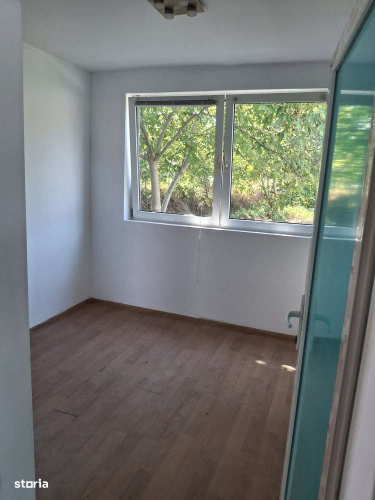 Hală 200 mp cu teren Curtesti-3