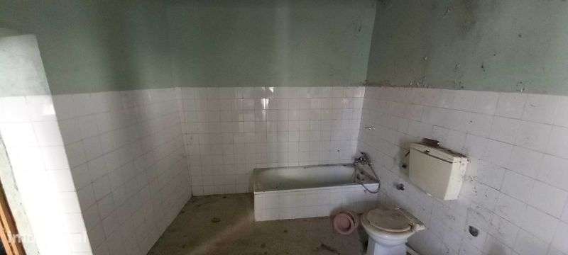 Vende Moradia T3 em Freixeda do Torrão, Figueira de Castelo Rodrigo - Grande imagem: 4/5