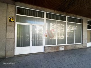 Loja com 100 m2 para arrendamento em Santo Vítor, Braga