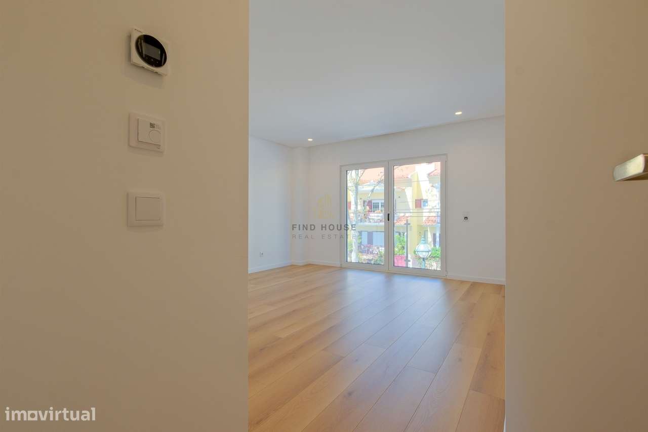 Moradia T4 de luxo em Condomínio Privado com Piscina e Jardim em São P-21