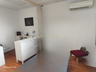 Gabinete/escritório para arrendamento 17m2 com A/C em edifício empresa - Grande imagem: 2/9