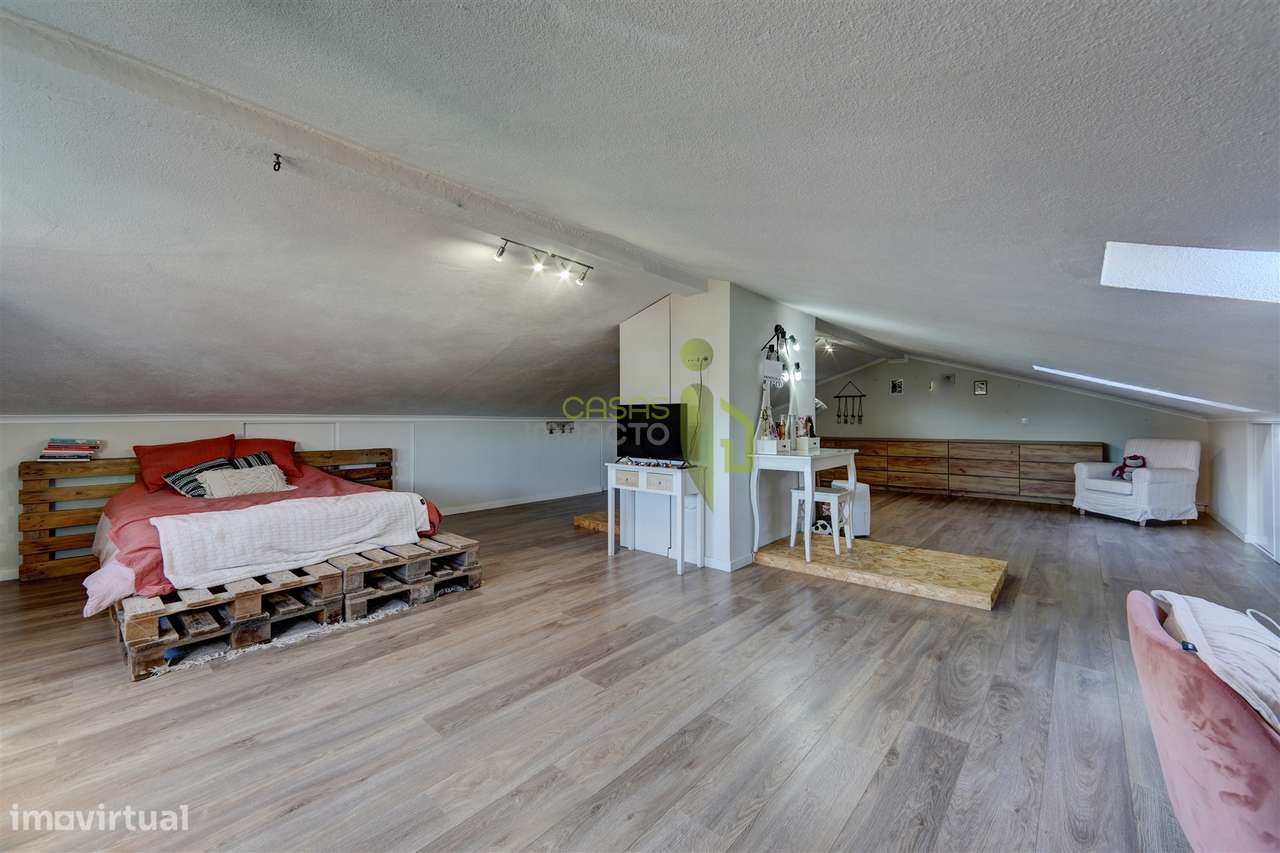 Moradia Clássica T3 transformada em T4, em Rio de Mouro, Sintra-29