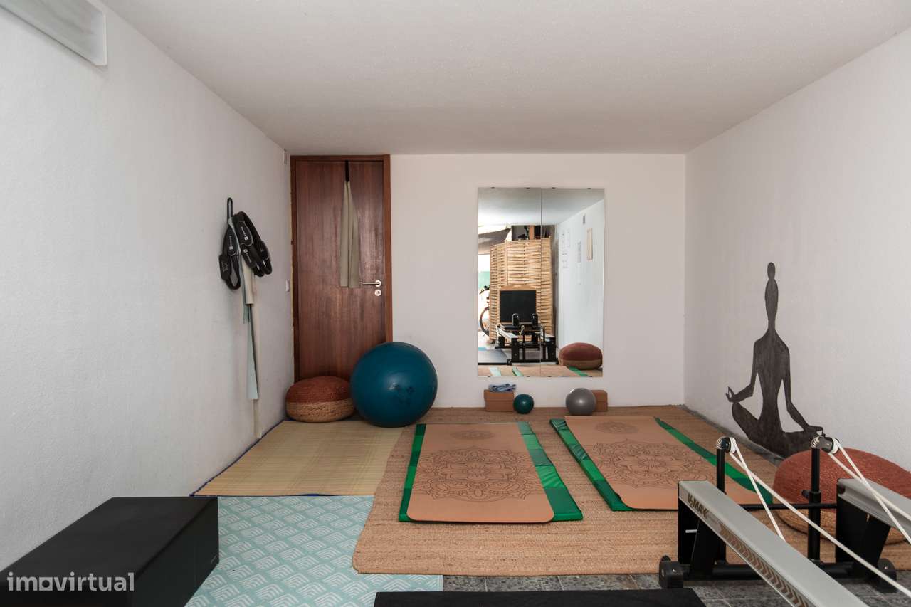 Moradia isolada terreno de 811m2 piscina jardim Sesimbra-41