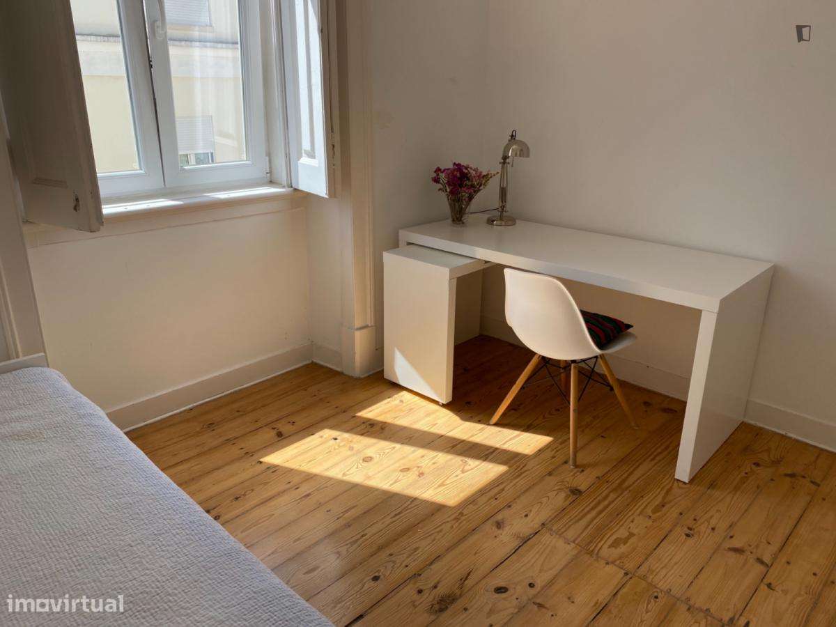 Quarto - localizado em Alameda Lisbon - Grande imagem: 3/6