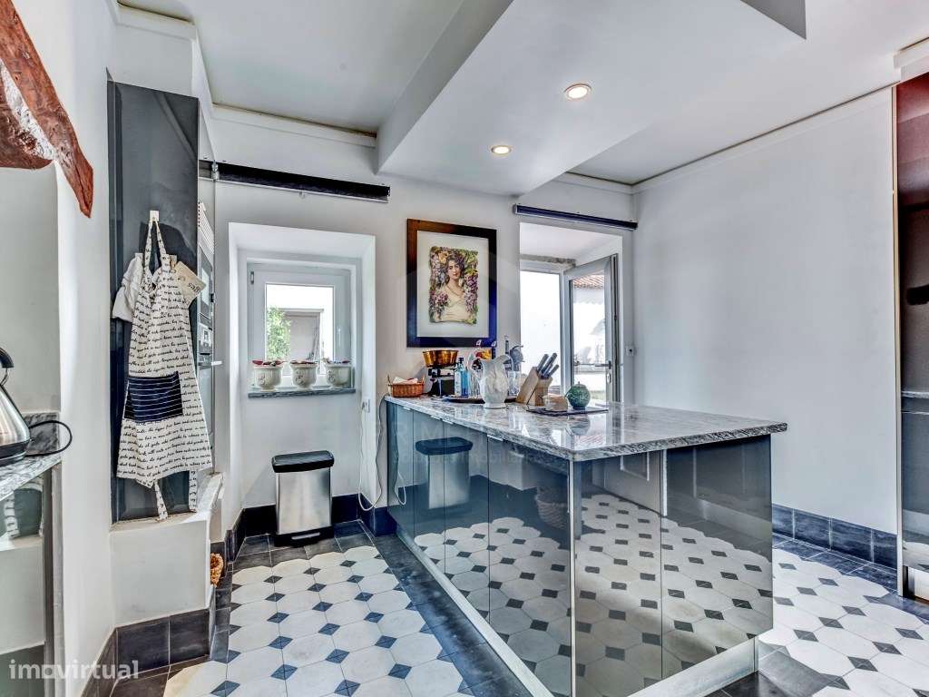 Moradia T4+1 no Centro da Vila Nogueira de Azeitão-17