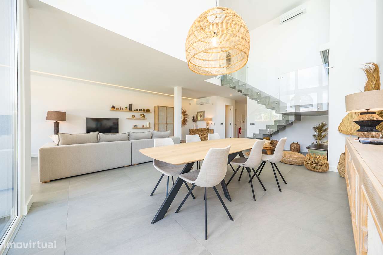 Moradia T3 com piscina, garagem na Aroeira-19