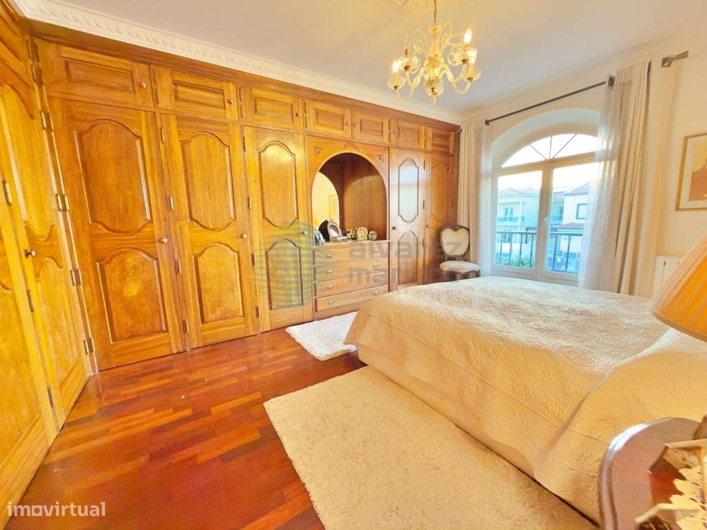 Moradia V5 com terreno com 2075m2, vista de mar-38