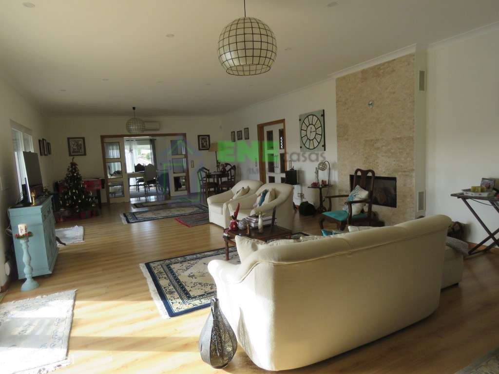 Moradia T5 Isolada em Barril-19