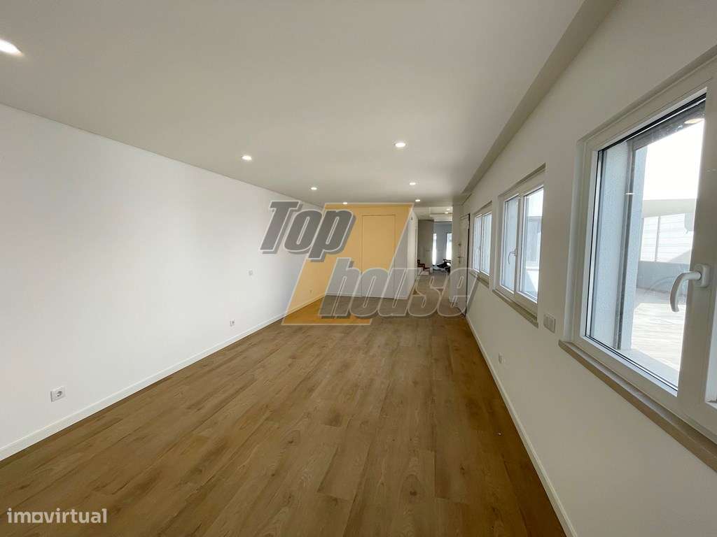 Moradia Geminada V4+1 com piscina - Santo António de Caparica - Pos... - Grande imagem: 4/40