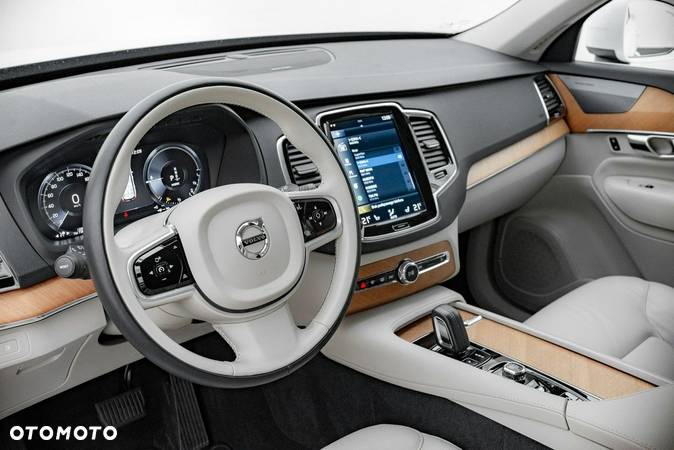 Volvo XC 90 - 6