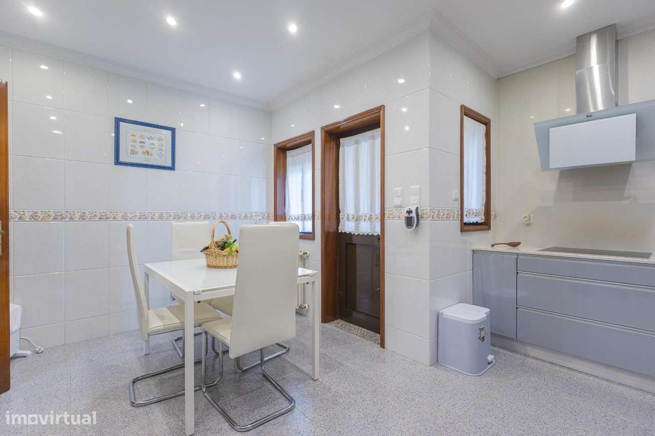 Moradia T4 exclusiva | Piscina| Zona Agrícola | Junto à Praia-9