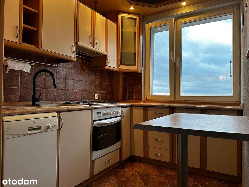 Na sprzedaż mieszkanie 67,5 m2 do odświeżenia-0