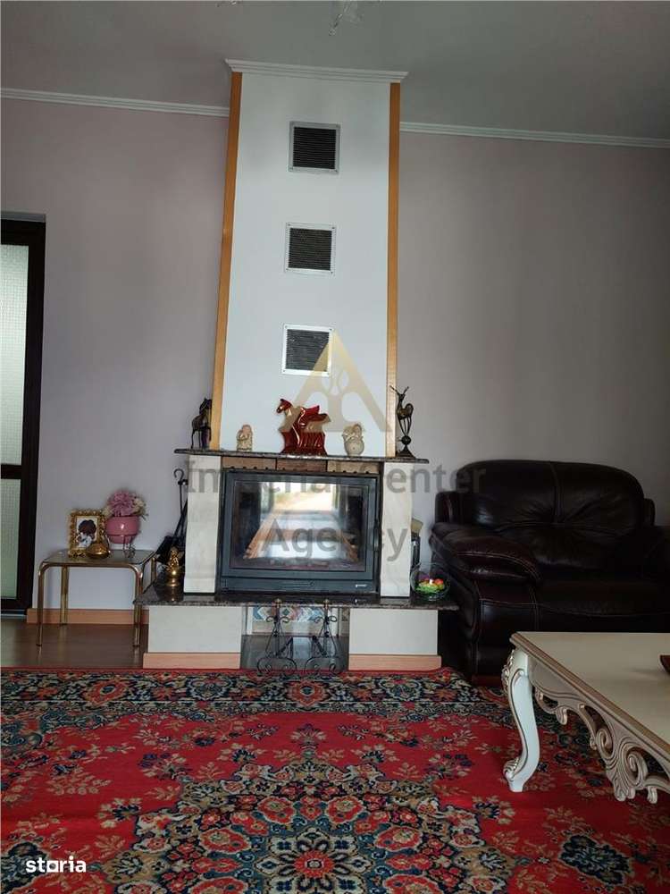 Vila de vanzare P+1 si  4200 mp teren in Com Livezi-3