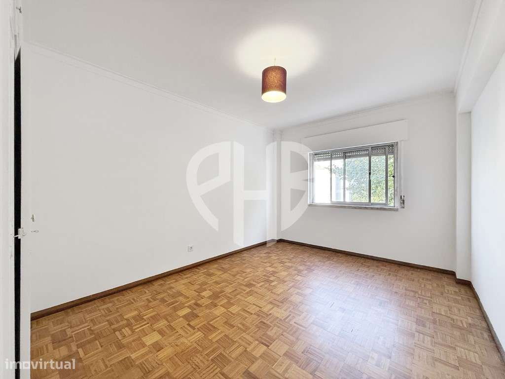 Apartamento T3 com 127 m² | Arrecadação nas Águas Furtadas | Massamá-16