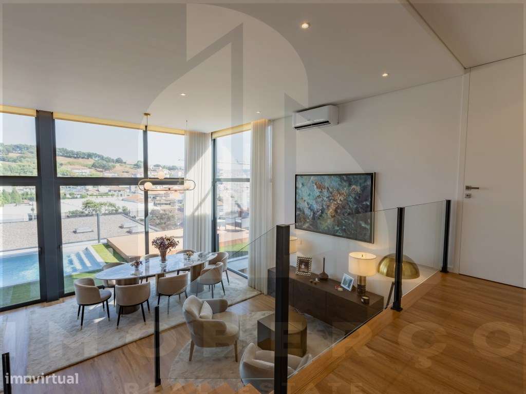 Moradia T3 de Luxo em Creixomil - Como Nova-27