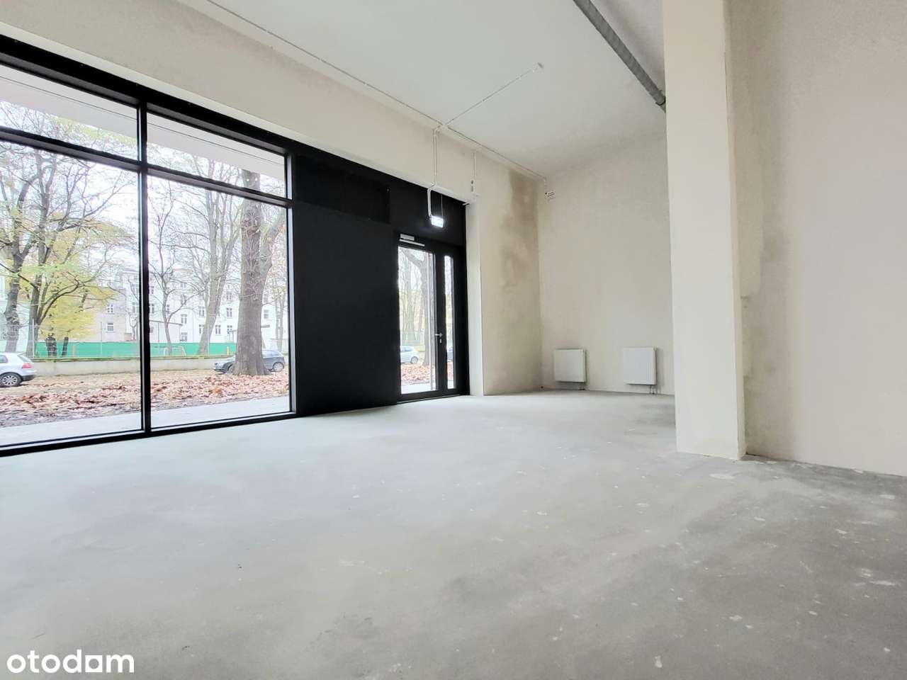 BEZPOŚREDNIO - SPRZEDAM nowy LOKAL USŁUGOWY - ul. Senatorska-5