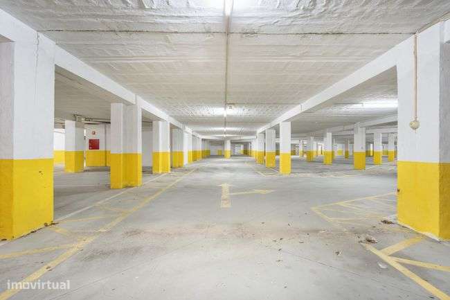 Parque de Estacionamento Coberto à venda no Centro de Valença - Grande imagem: 5/11