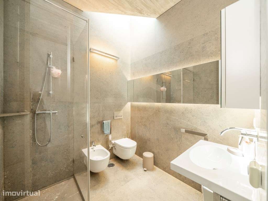 Exclusiva Moradia de Luxo com Design Contemporâneo-54