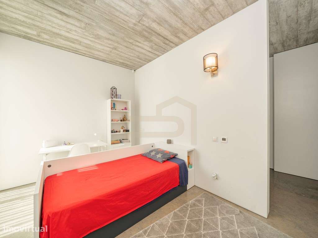 Exclusiva Moradia de Luxo com Design Contemporâneo-45