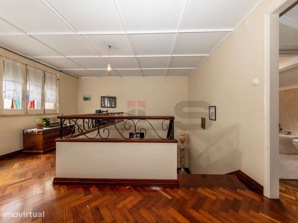 Moradia c/ Licença AL e Garagem junto à Av. Marginal - Ponta Delgada-36