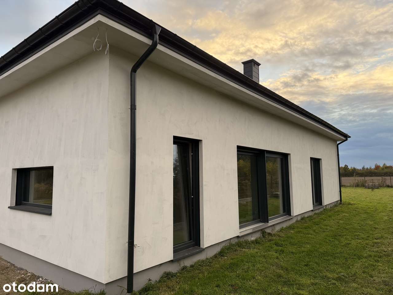 Nowoczesny dom parterowy z garażem 160m2 - Pełny obrazek: 4/19