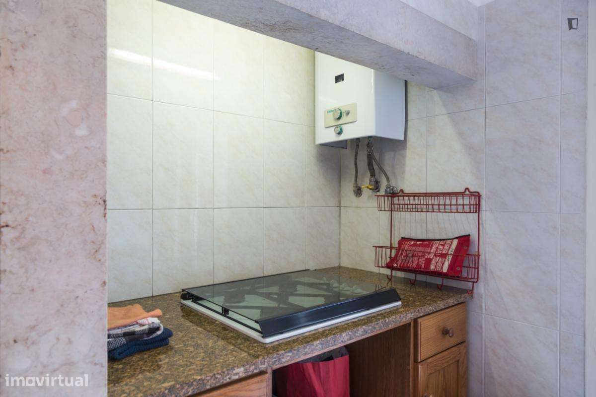 Quarto - localizado em Alameda Lisbon - Grande imagem: 5/10