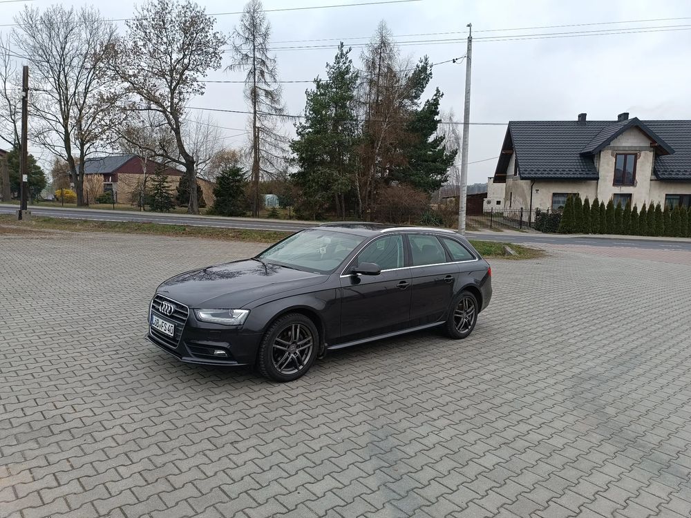 Audi A4 B8 2.0 TDI DPF quattro Attraction 2012