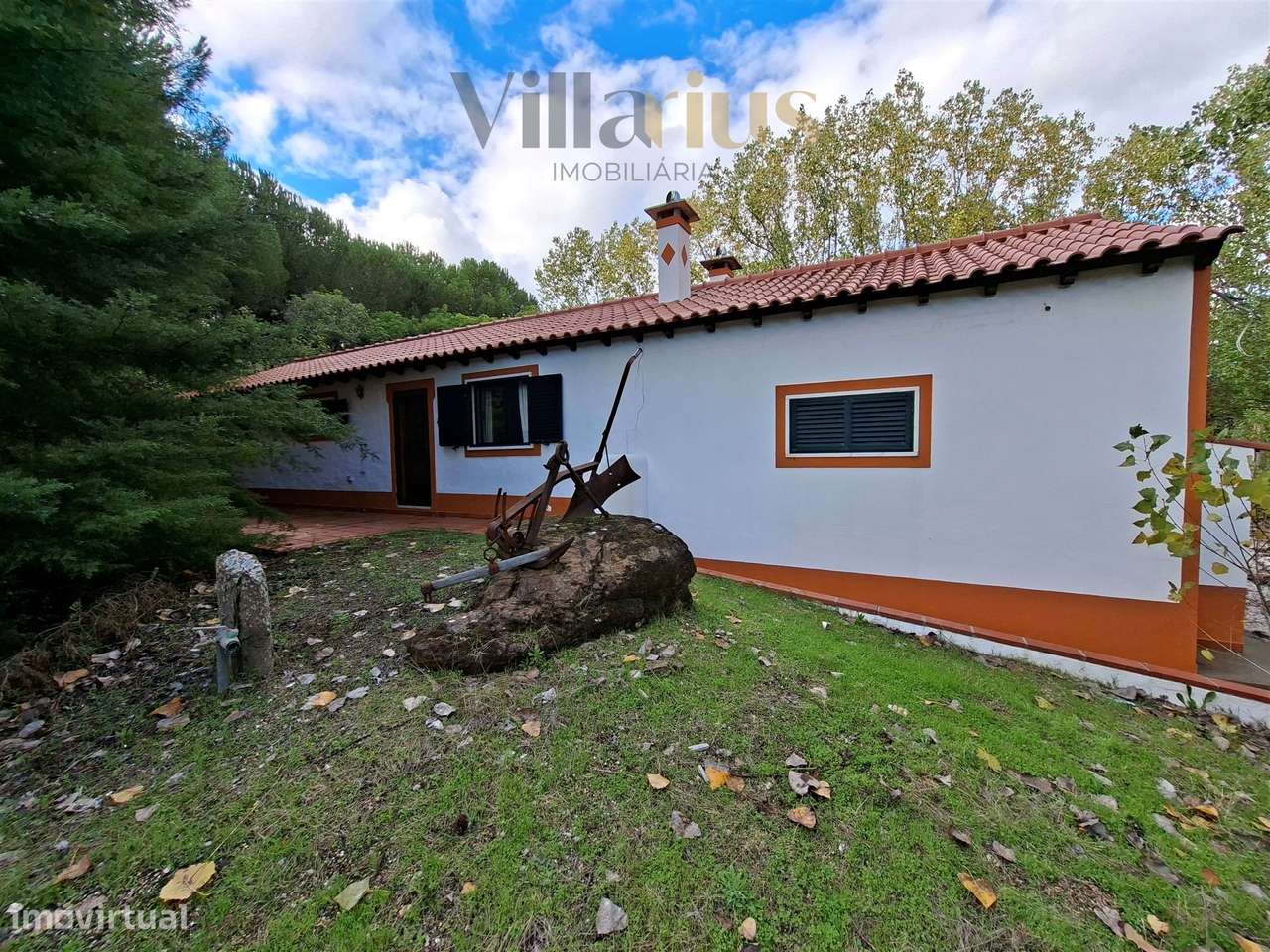 Moradia Térrea com Terreno Extenso a 3 min de Alverangel-28