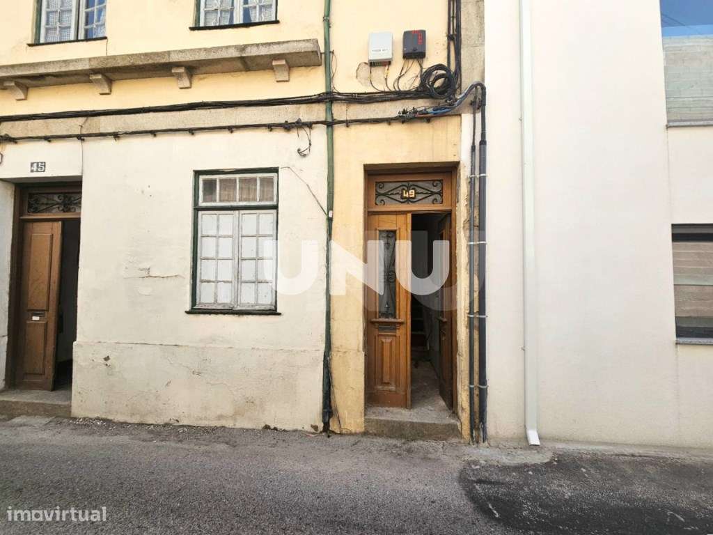 Prédio Urbano - Pleno Centro da Cidade de Viseu-1