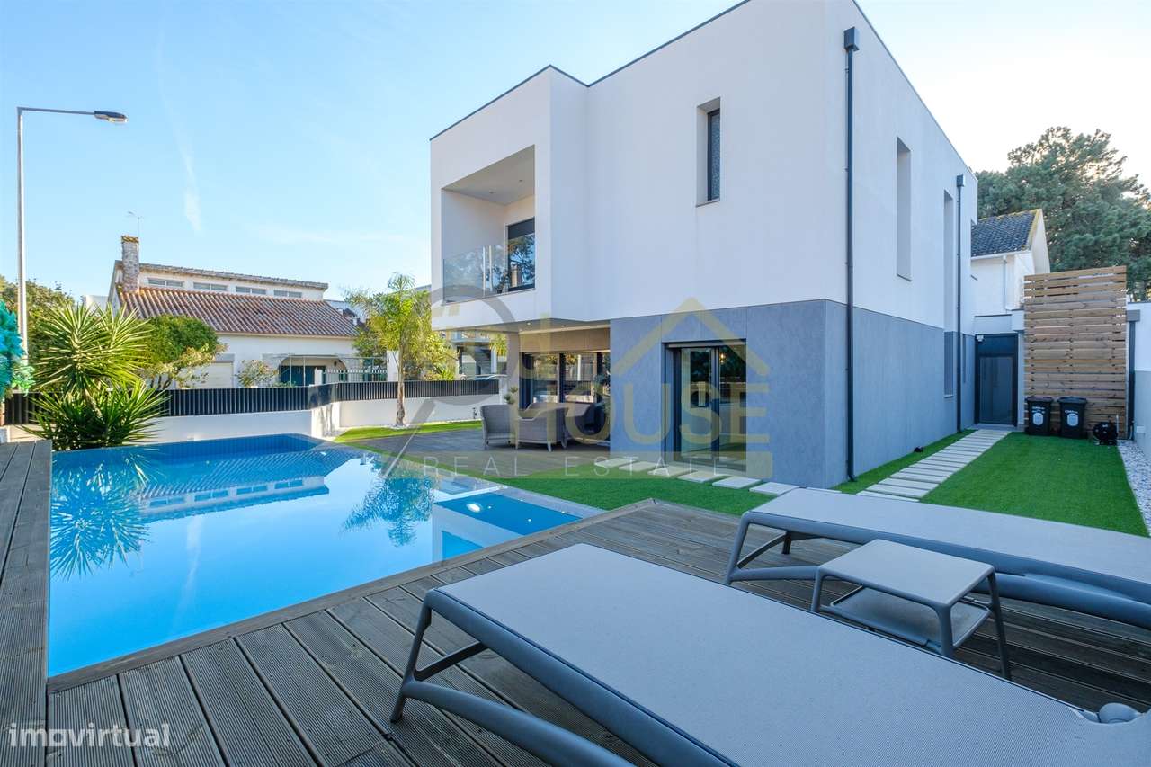 Moradia Isolada V3 com piscina junto à Herdade da Aroeira-35