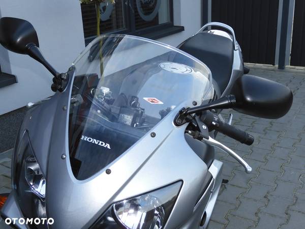 Honda CBR - 35