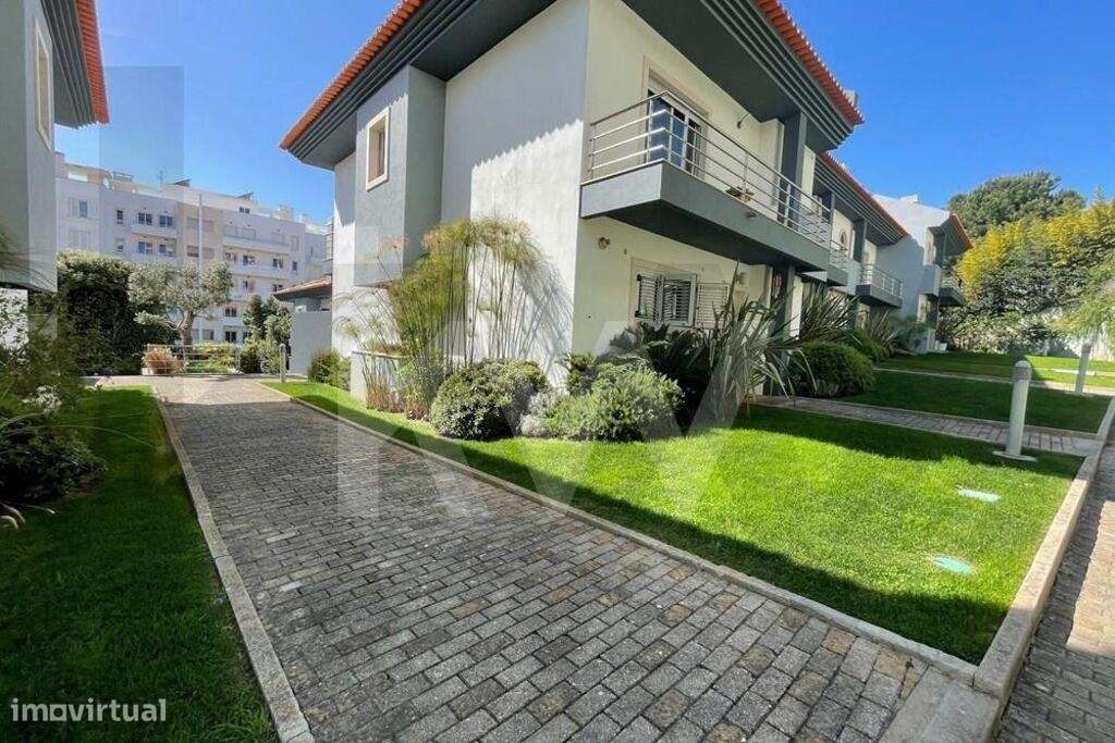 Moradia em Cascais - Monte Estoril, em condomínio fechado com piscina - Grande imagem: 5/38