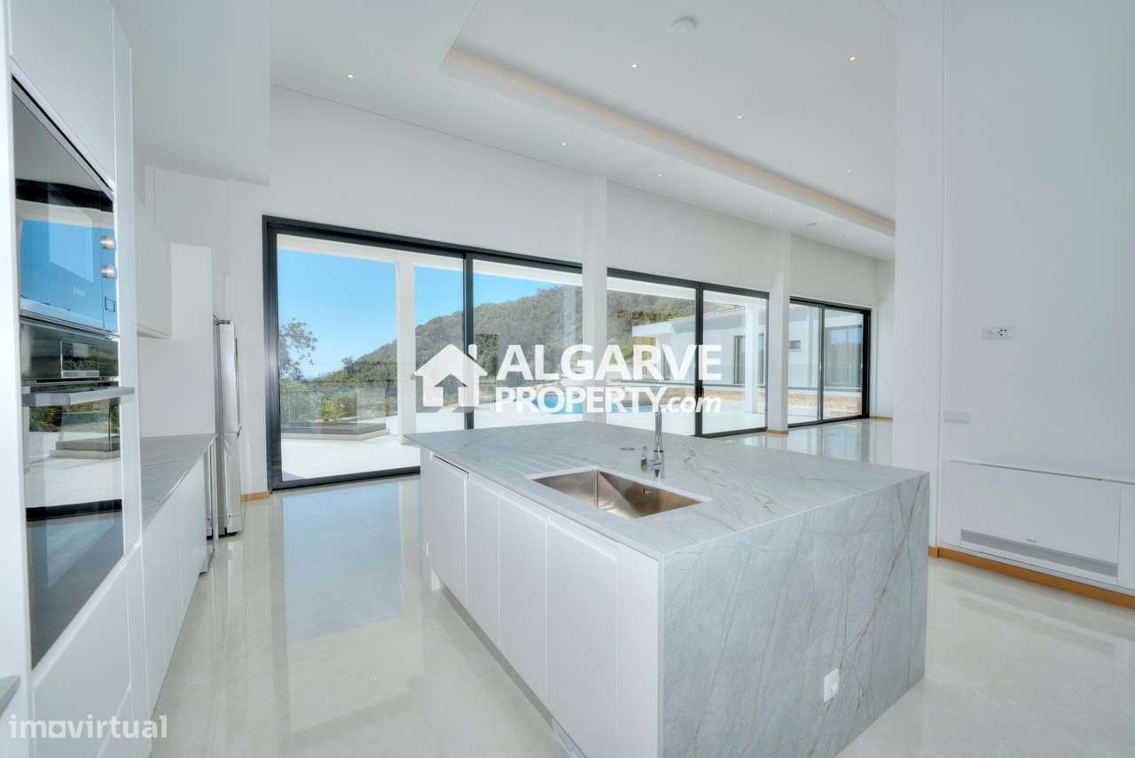 Moradia Contemporânea T4 com Vistas Incríveis à Venda no Algarve – Per - Grande imagem: 4/50